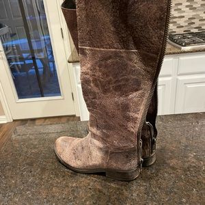Women’s brown boots size 8.5